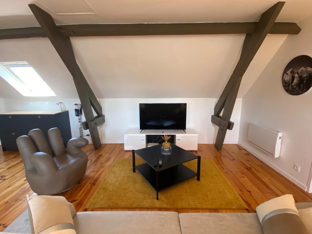 Appartement T3 En Plein Coeur Du Centre-Ville Соасонс Екстериор снимка